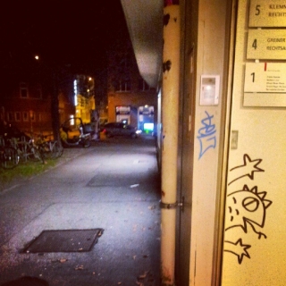 #tagging #tel #reptilians #streetart
