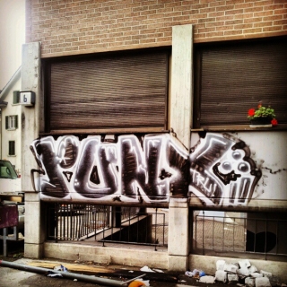 #punx #langstrasse #graffiti #utp “nach diesem foto folgte eine lautstarke diskussion mit dem hausbesitzer”