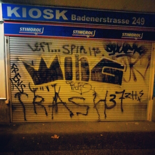 #wing #guck #trash #37 #graffiti #zurichbynight