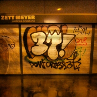 dont cross #37 #graffiti