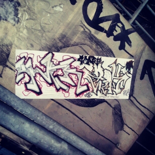 #kwer #20gk #sticker #streetart #graffiti  #message “hauptsach am inerauche”
