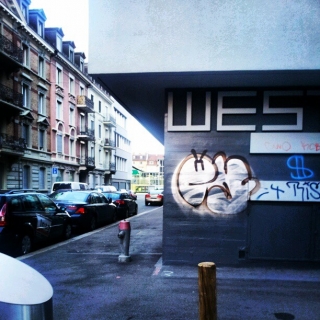 #ey #throwup #graffiti